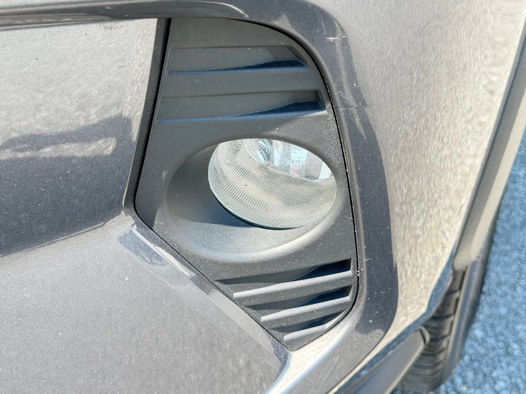 Toyota RAV4 HYBRIDE LIMITED AWD / MEILLEUR PRIX GARANTIS / 2019 à Thetford Mines, Québec - 11 - w1024h768px