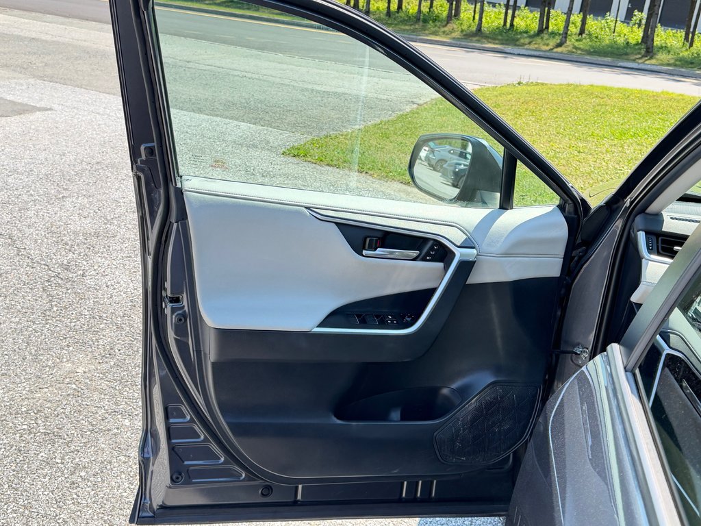 Toyota RAV4 HYBRIDE LIMITED AWD / MEILLEUR PRIX GARANTIS / 2019 à Thetford Mines, Québec - 37 - w1024h768px