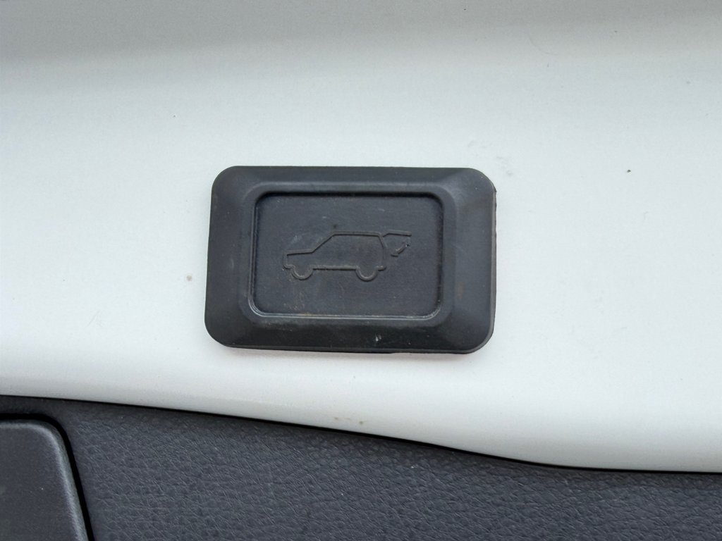 2019 Toyota RAV4 XLE PREMIUM AWD / 42,192KM SEULEMENT / PAS CHER / in Thetford Mines, Quebec - 64 - w1024h768px