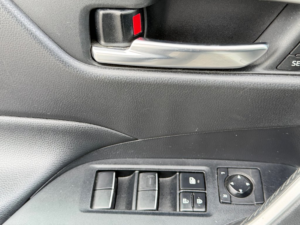 2019 Toyota RAV4 XLE PREMIUM AWD / 42,192KM SEULEMENT / PAS CHER / in Thetford Mines, Quebec - 31 - w1024h768px