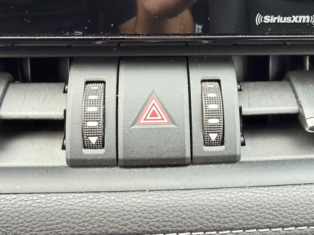 2019 Toyota RAV4 XLE PREMIUM AWD / 42,192KM SEULEMENT / PAS CHER / in Thetford Mines, Quebec - 46 - w1024h768px