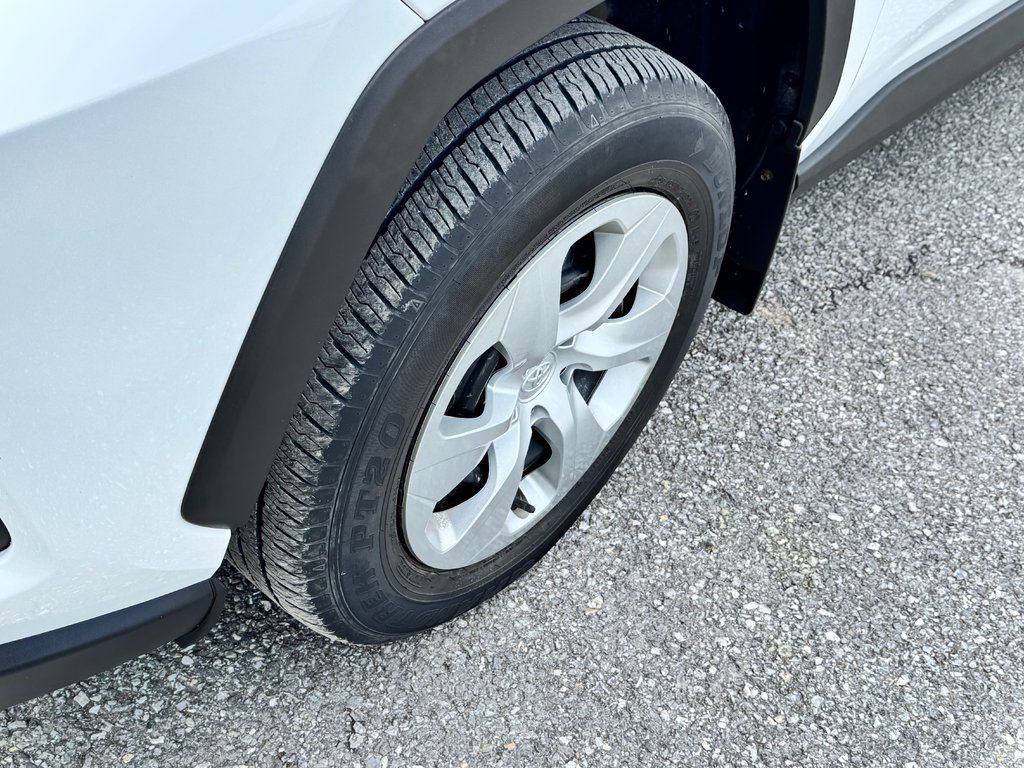Toyota RAV4 LE AWD / TRÈS BAS KILOS / AUBAINE !!!!!!!!! 2020 à Thetford Mines, Québec - 15 - w1024h768px