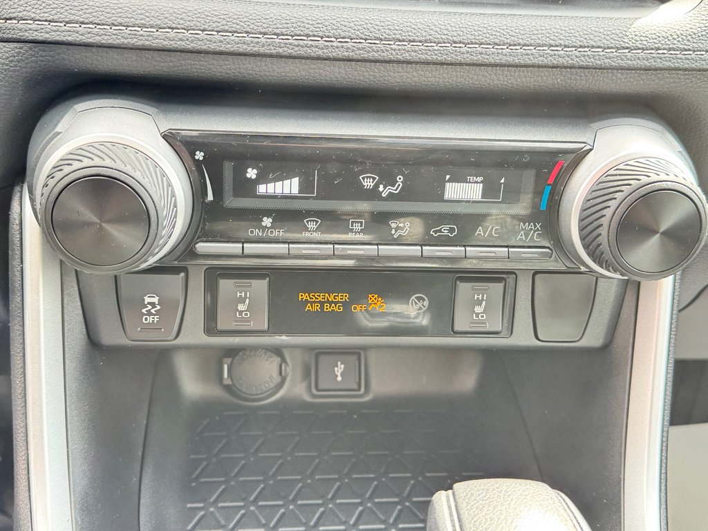 Toyota RAV4 LE AWD / TRÈS BAS KILOS / AUBAINE !!!!!!!!! 2020 à Thetford Mines, Québec - 42 - w1024h768px