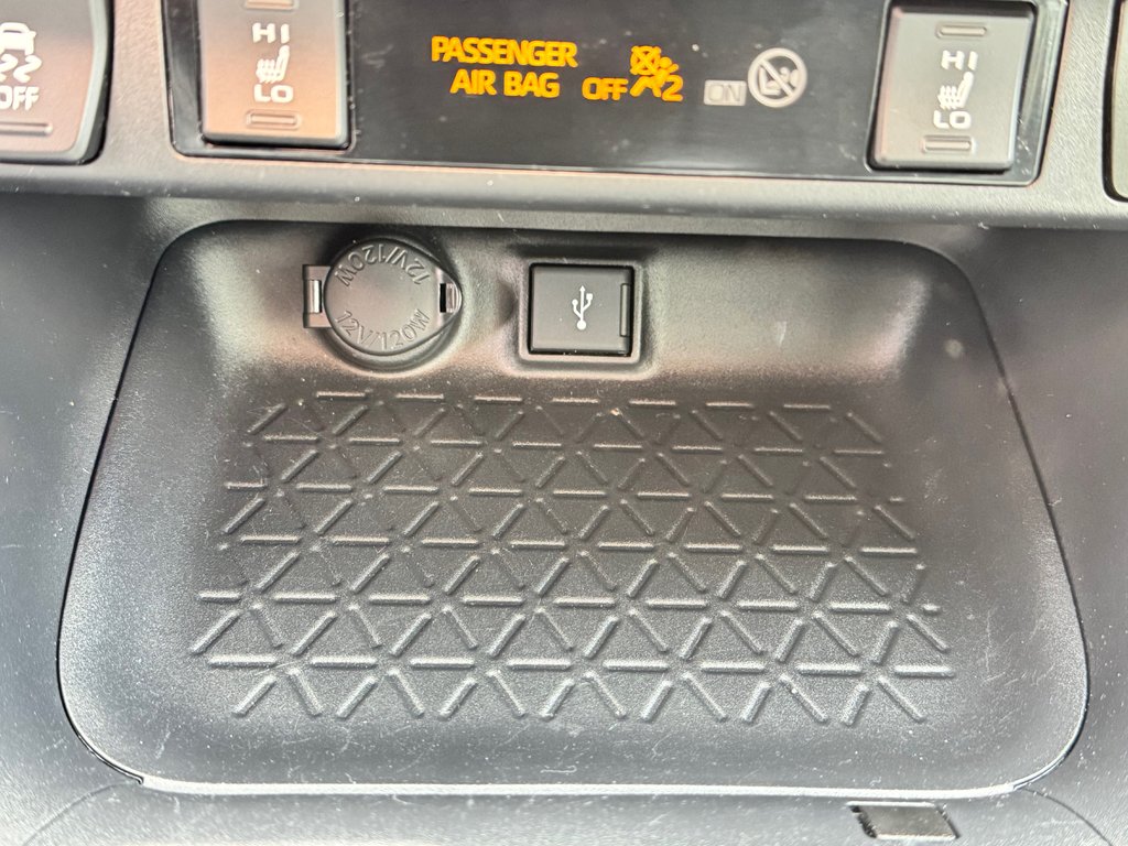 Toyota RAV4 LE AWD / TRÈS BAS KILOS / AUBAINE !!!!!!!!! 2020 à Thetford Mines, Québec - 43 - w1024h768px