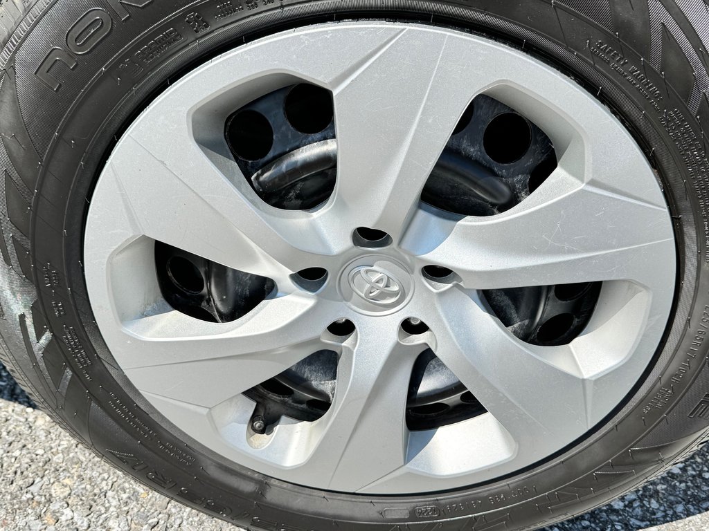 Toyota RAV4 LE AWD / MEILLEUR VUS SUR LE MARCHÉ / 2020 à Thetford Mines, Québec - 14 - w1024h768px