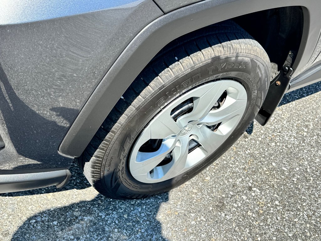 Toyota RAV4 LE AWD / MEILLEUR VUS SUR LE MARCHÉ / 2020 à Thetford Mines, Québec - 13 - w1024h768px
