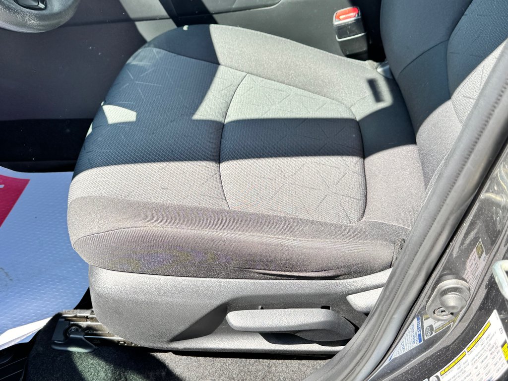 Toyota RAV4 LE AWD / MEILLEUR VUS SUR LE MARCHÉ / 2020 à Thetford Mines, Québec - 29 - w1024h768px
