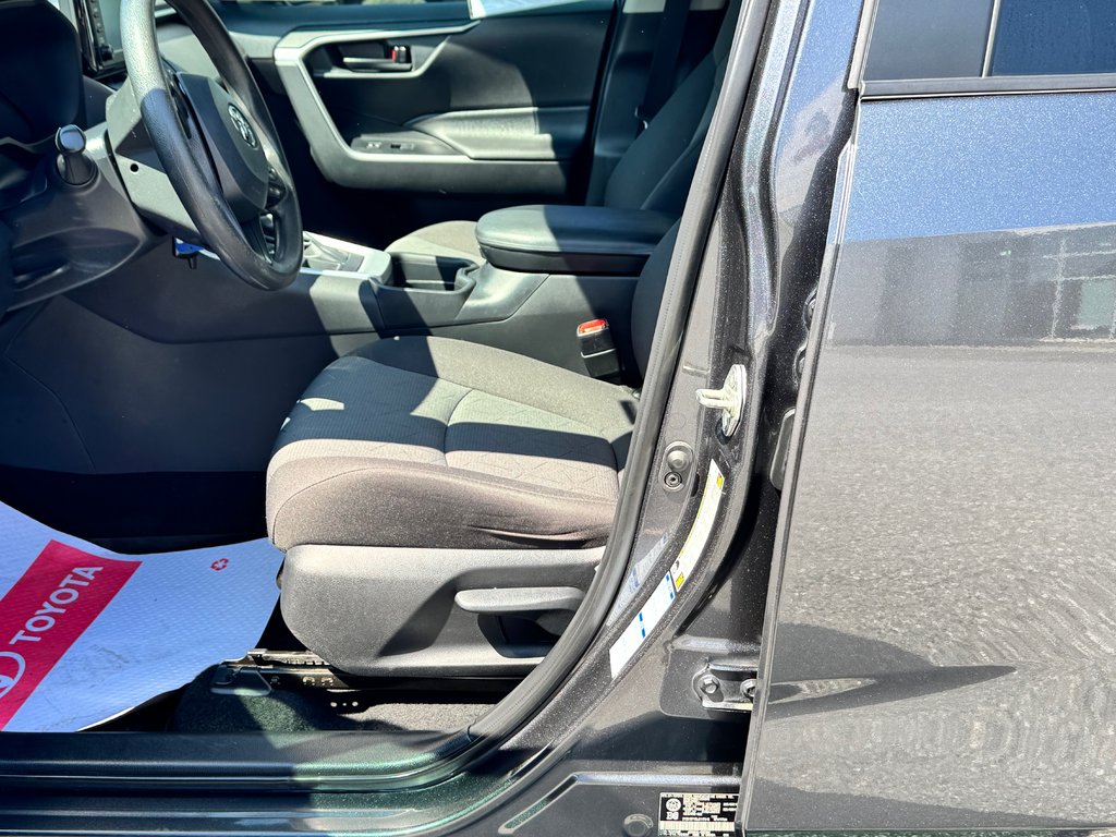 Toyota RAV4 LE AWD / MEILLEUR VUS SUR LE MARCHÉ / 2020 à Thetford Mines, Québec - 28 - w1024h768px