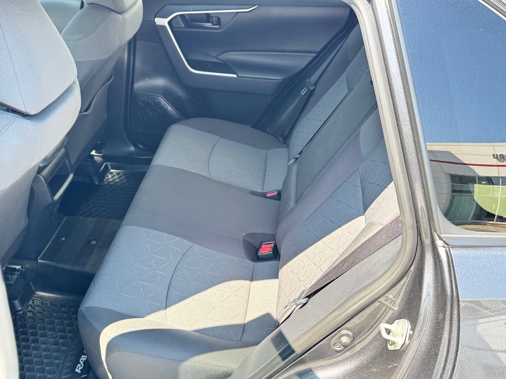 Toyota RAV4 LE AWD / MEILLEUR VUS SUR LE MARCHÉ / 2020 à Thetford Mines, Québec - 50 - w1024h768px