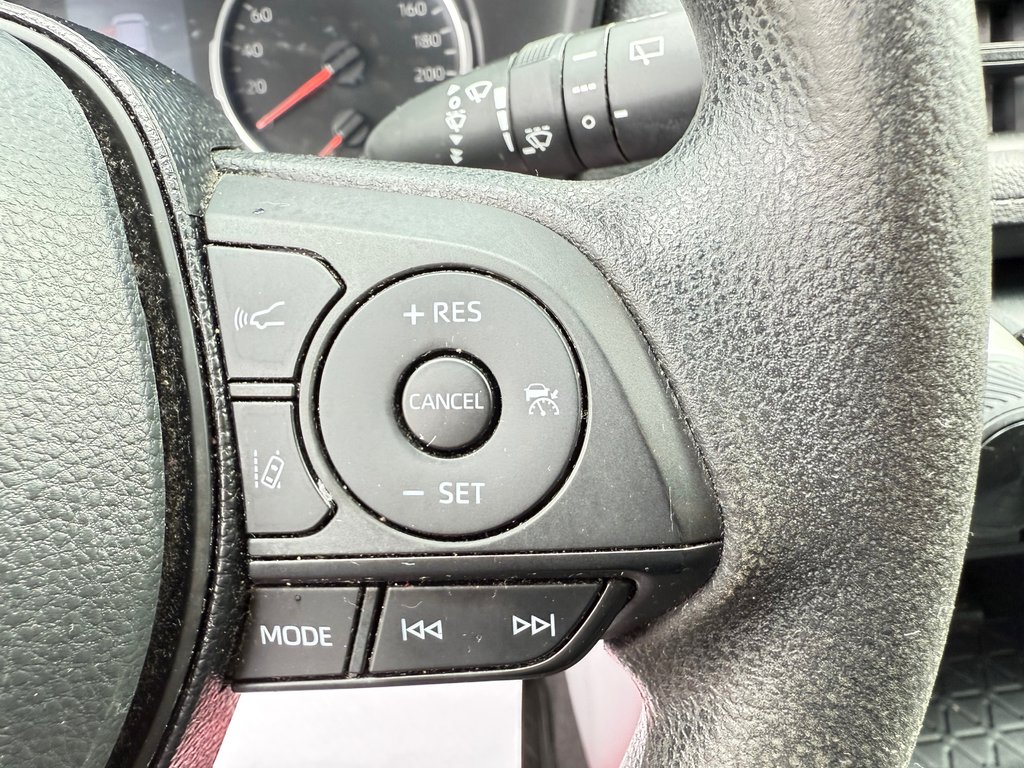 2020 Toyota RAV4 LE/ÉCONOMIQUE/POLYVALENT/BONNE VALEUR DE REVENTE in Thetford Mines, Quebec - 20 - w1024h768px