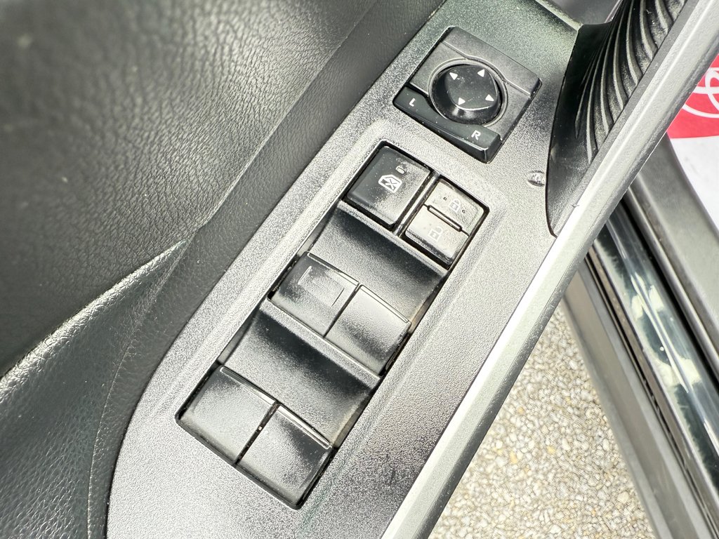 2020 Toyota RAV4 LE/ÉCONOMIQUE/POLYVALENT/BONNE VALEUR DE REVENTE in Thetford Mines, Quebec - 15 - w1024h768px