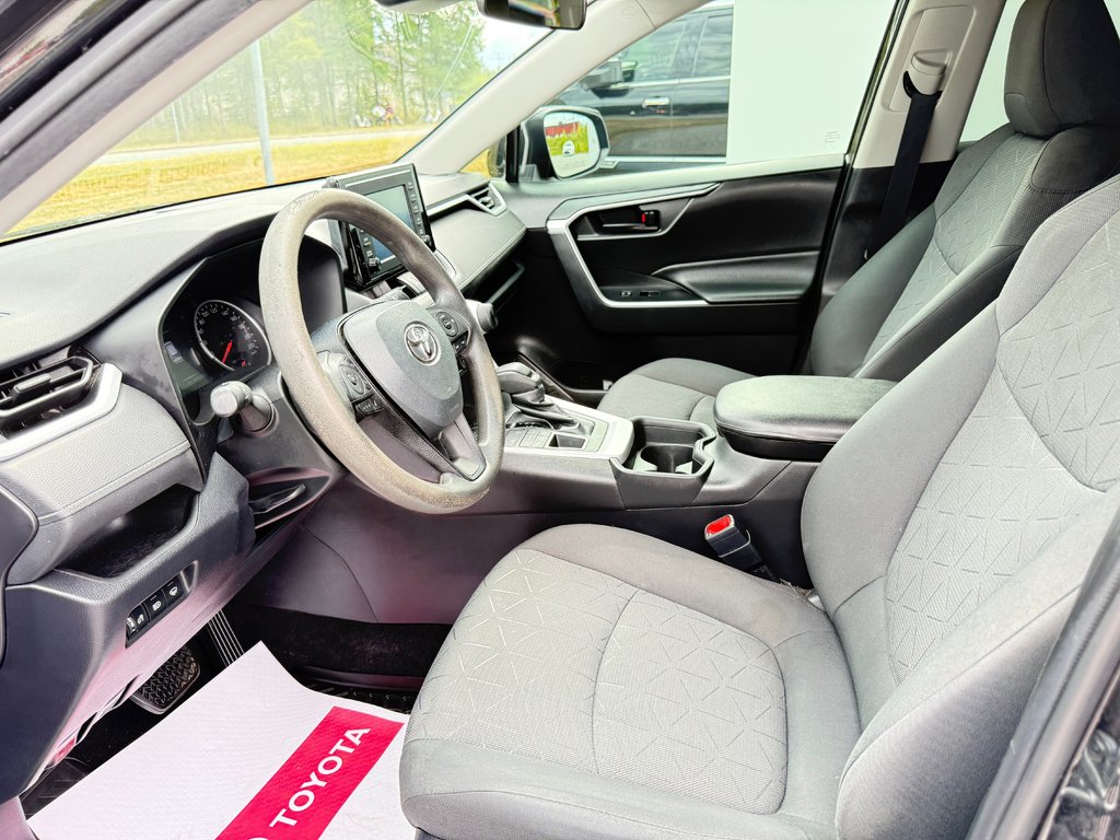 2020 Toyota RAV4 LE/ÉCONOMIQUE/POLYVALENT/BONNE VALEUR DE REVENTE in Thetford Mines, Quebec - 14 - w1024h768px