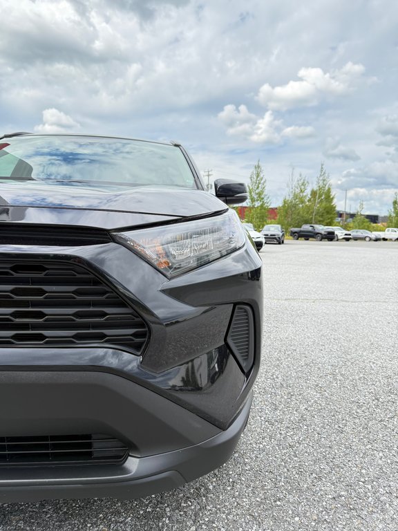 2020 Toyota RAV4 LE/ÉCONOMIQUE/POLYVALENT/BONNE VALEUR DE REVENTE in Thetford Mines, Quebec - 9 - w1024h768px