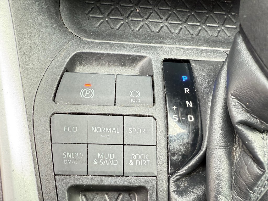 2020 Toyota RAV4 LE/ÉCONOMIQUE/POLYVALENT/BONNE VALEUR DE REVENTE in Thetford Mines, Quebec - 25 - w1024h768px