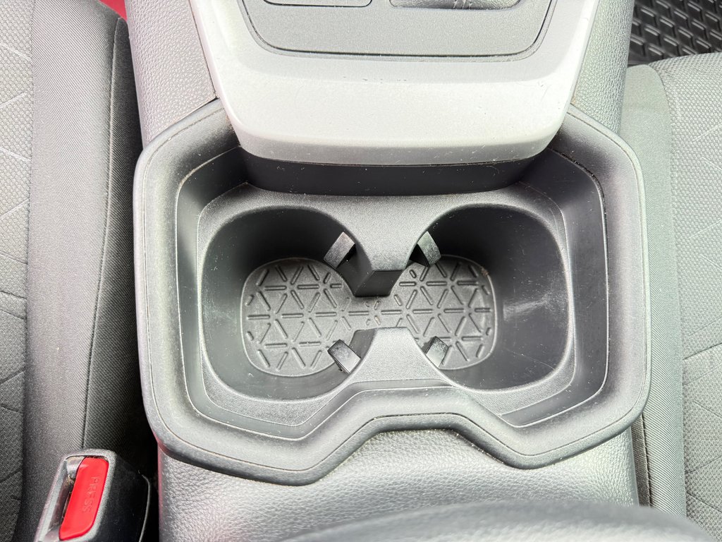 2020 Toyota RAV4 LE/ÉCONOMIQUE/POLYVALENT/BONNE VALEUR DE REVENTE in Thetford Mines, Quebec - 26 - w1024h768px
