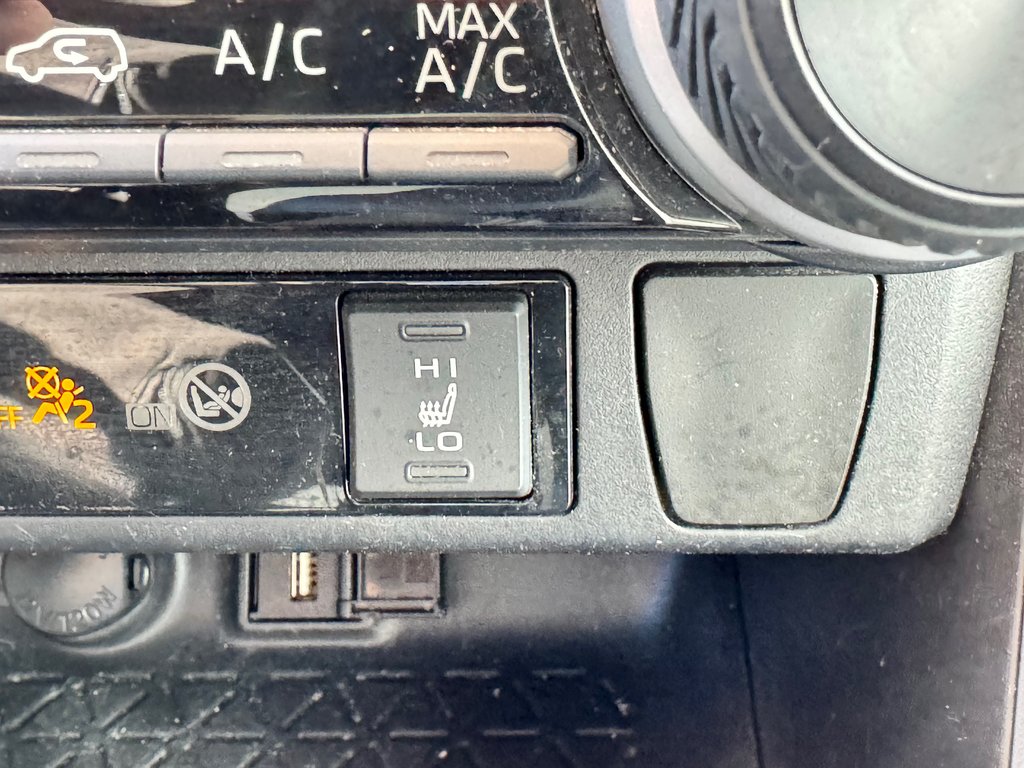 2020 Toyota RAV4 LE AWD / MEILLEUR VALEUR DE REVENTE / ÉCONOMIQUE / in Thetford Mines, Quebec - 42 - w1024h768px