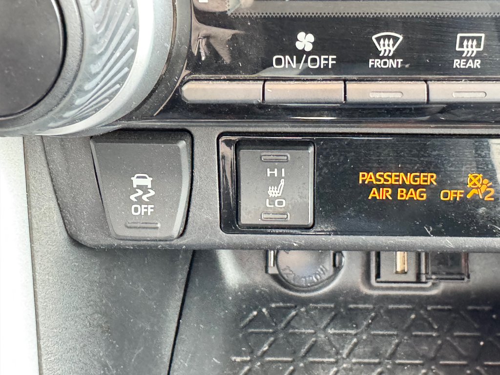 2020 Toyota RAV4 LE AWD / MEILLEUR VALEUR DE REVENTE / ÉCONOMIQUE / in Thetford Mines, Quebec - 41 - w1024h768px