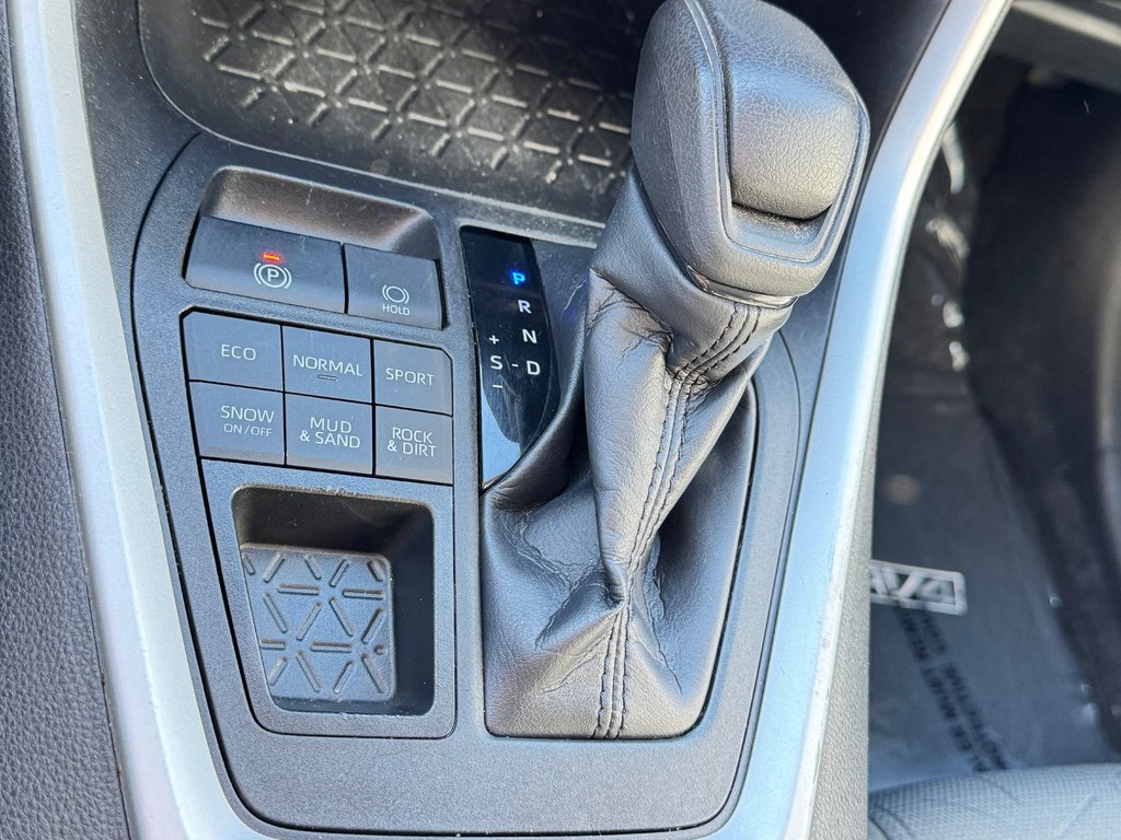 2020 Toyota RAV4 LE AWD / MEILLEUR VALEUR DE REVENTE / ÉCONOMIQUE / in Thetford Mines, Quebec - 44 - w1024h768px