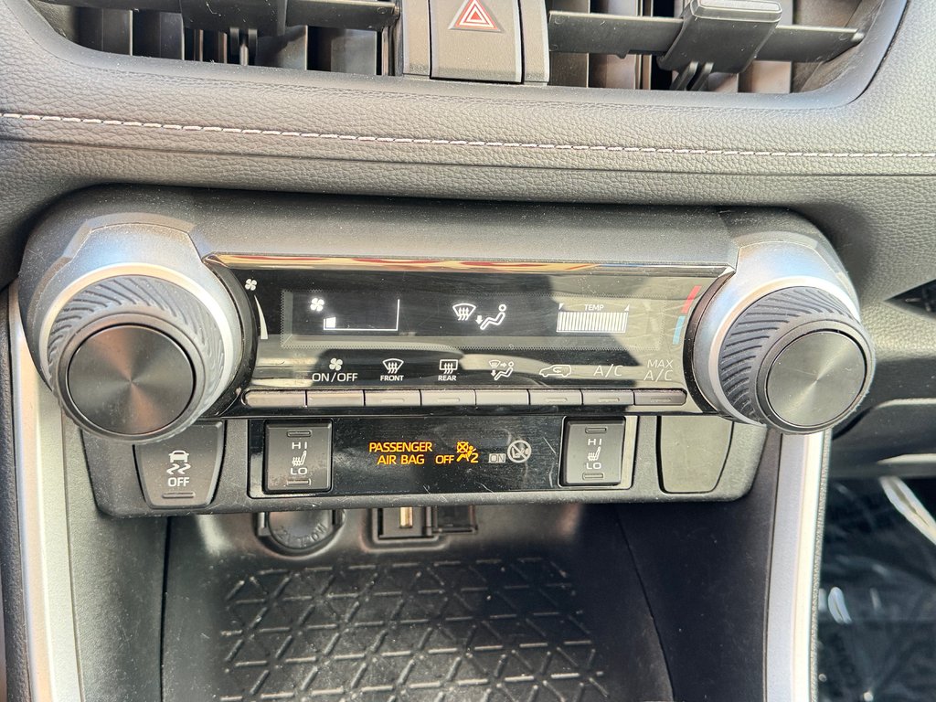 2020 Toyota RAV4 LE AWD / MEILLEUR VALEUR DE REVENTE / ÉCONOMIQUE / in Thetford Mines, Quebec - 40 - w1024h768px