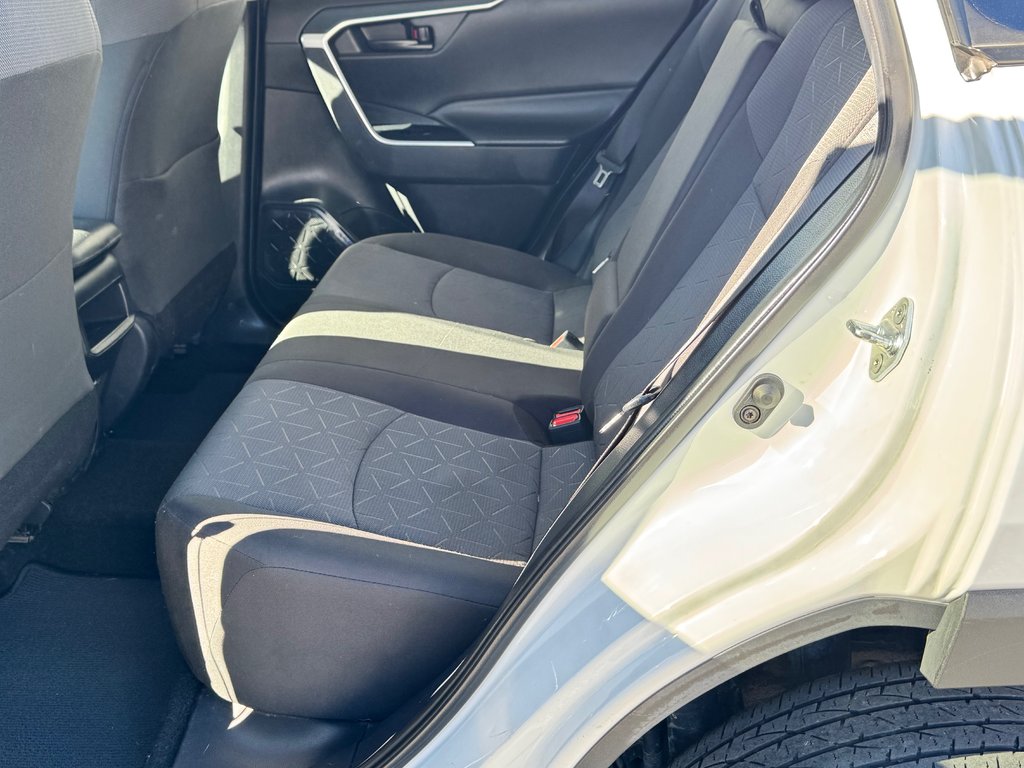 2020 Toyota RAV4 LE AWD / MEILLEUR VALEUR DE REVENTE / ÉCONOMIQUE / in Thetford Mines, Quebec - 53 - w1024h768px