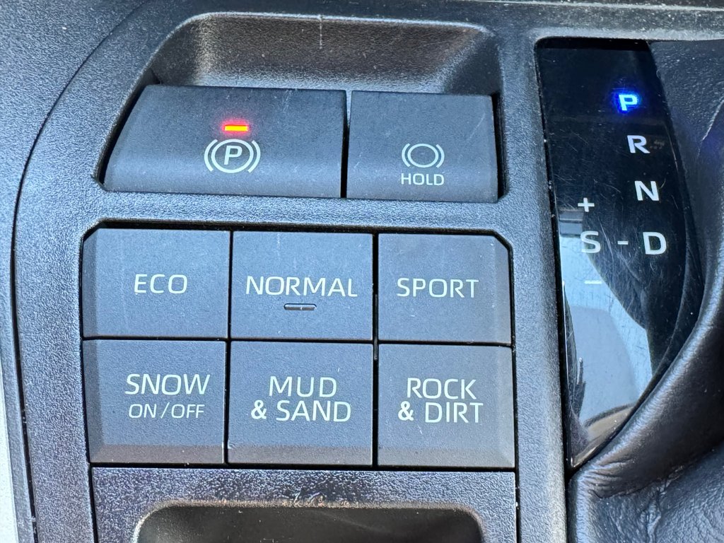 2020 Toyota RAV4 LE AWD / MEILLEUR VALEUR DE REVENTE / ÉCONOMIQUE / in Thetford Mines, Quebec - 45 - w1024h768px