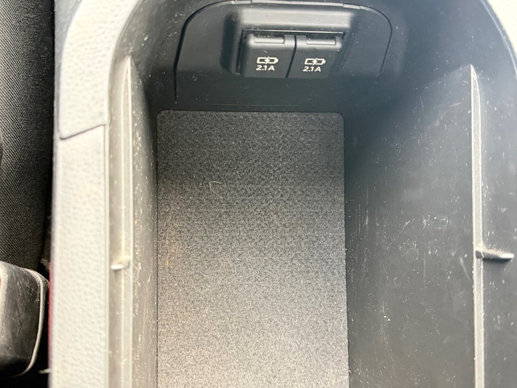 Toyota RAV4 XLE AWD / LE MOINS CHER AU QUÉBEC / T' ATTENDS QUOI ??? / 2020 à Thetford Mines, Québec - 53 - w1024h768px