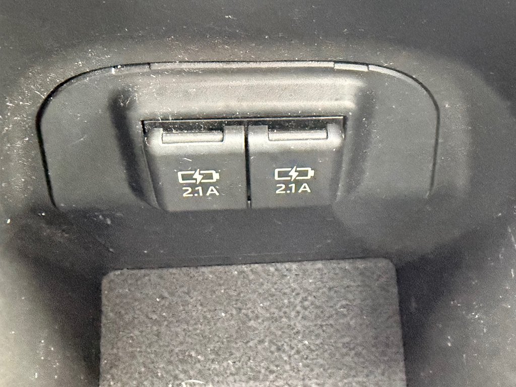 Toyota RAV4 XLE AWD / LE MOINS CHER AU QUÉBEC / T' ATTENDS QUOI ??? / 2020 à Thetford Mines, Québec - 54 - w1024h768px