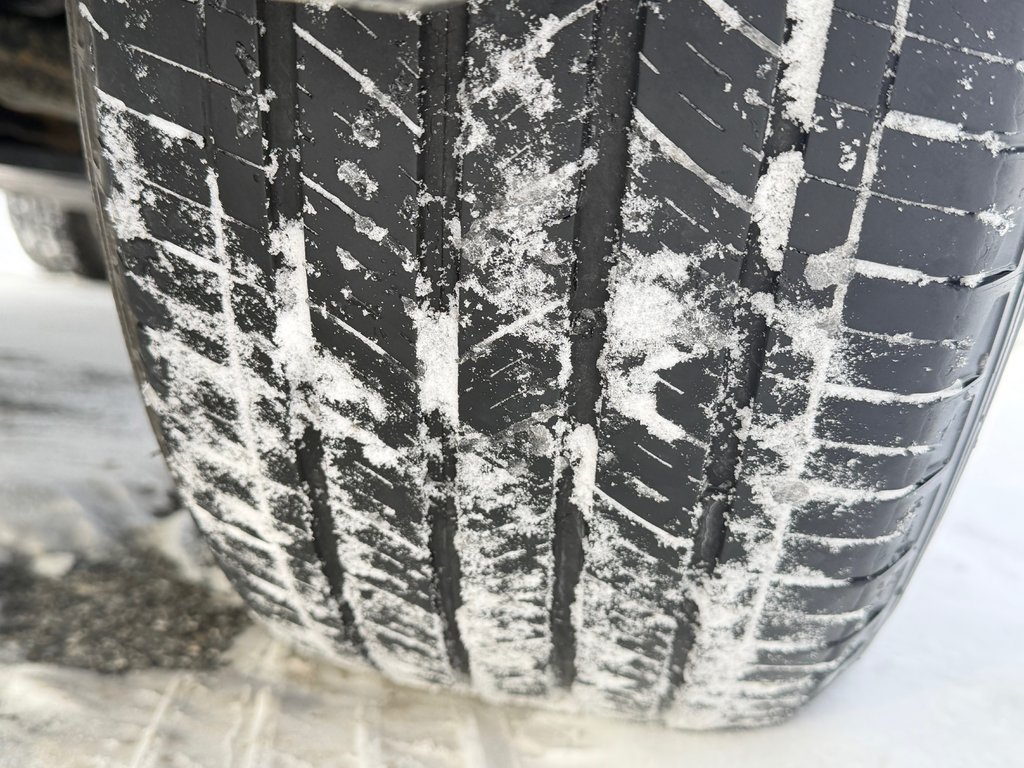 Toyota RAV4 XLE AWD / LE MOINS CHER AU QUÉBEC / T' ATTENDS QUOI ??? / 2020 à Thetford Mines, Québec - 17 - w1024h768px