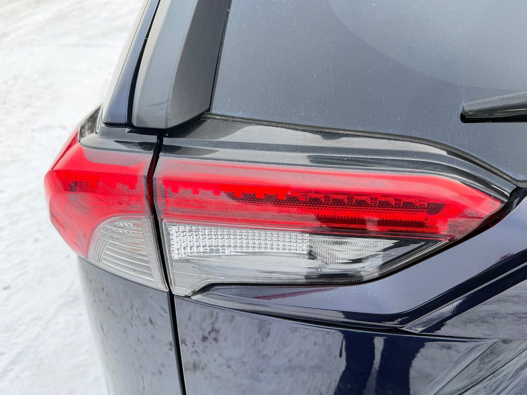 Toyota RAV4 XLE AWD / LE MOINS CHER AU QUÉBEC / T' ATTENDS QUOI ??? / 2020 à Thetford Mines, Québec - 25 - w1024h768px