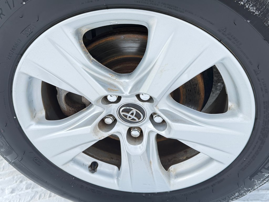 Toyota RAV4 XLE AWD / LE MOINS CHER AU QUÉBEC / T' ATTENDS QUOI ??? / 2020 à Thetford Mines, Québec - 15 - w1024h768px