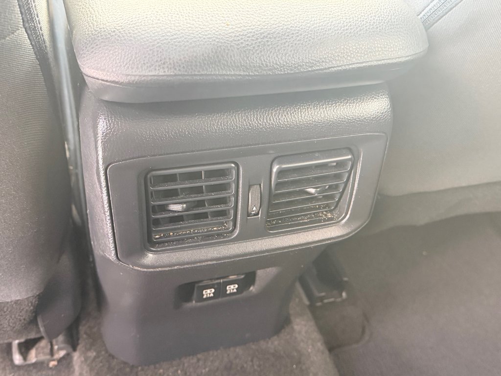 Toyota RAV4 XLE AWD / LE MOINS CHER AU QUÉBEC / T' ATTENDS QUOI ??? / 2020 à Thetford Mines, Québec - 62 - w1024h768px