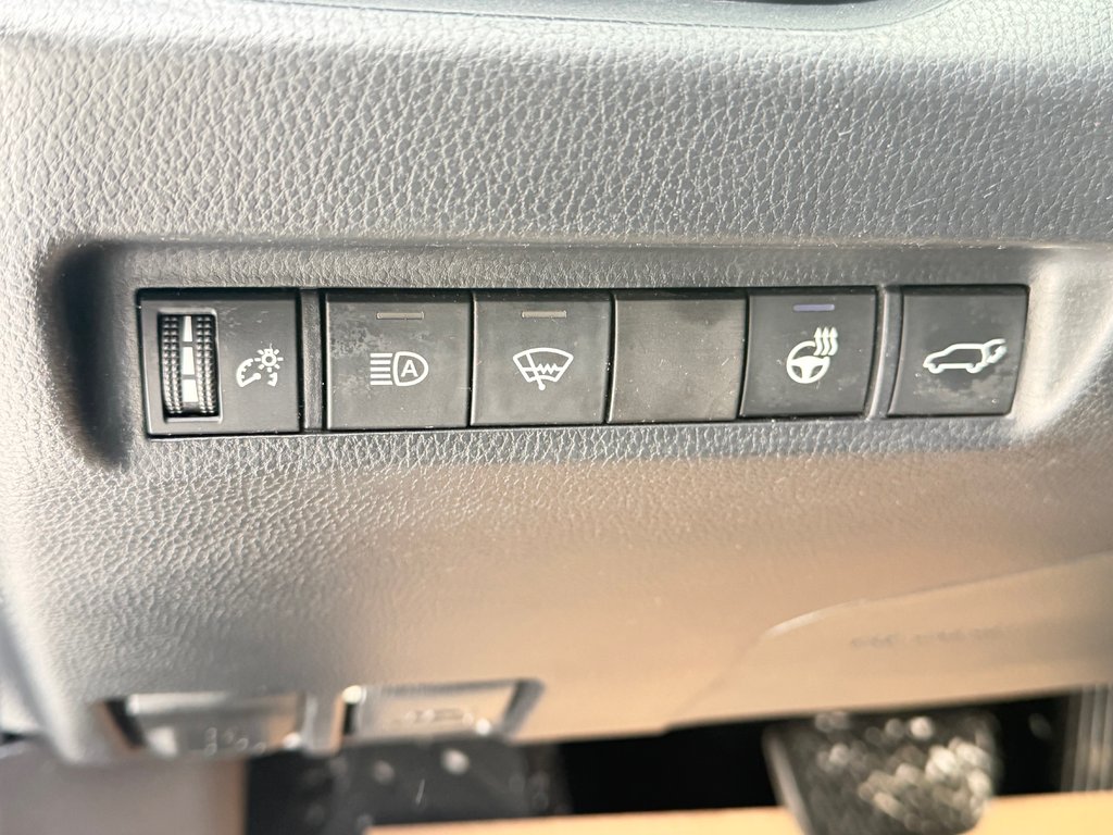 Toyota RAV4 XLE AWD / LE MOINS CHER AU QUÉBEC / T' ATTENDS QUOI ??? / 2020 à Thetford Mines, Québec - 37 - w1024h768px