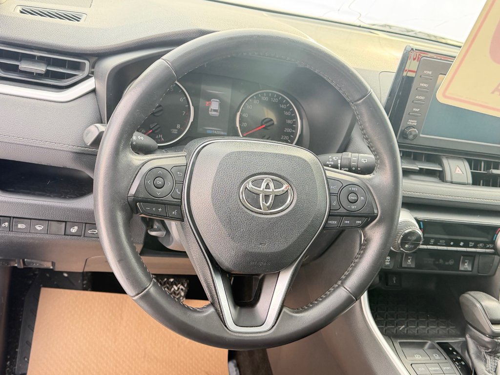 Toyota RAV4 XLE AWD / LE MOINS CHER AU QUÉBEC / T' ATTENDS QUOI ??? / 2020 à Thetford Mines, Québec - 38 - w1024h768px