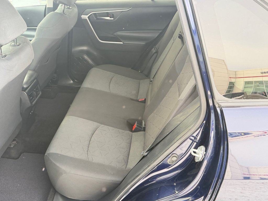 Toyota RAV4 XLE AWD / LE MOINS CHER AU QUÉBEC / T' ATTENDS QUOI ??? / 2020 à Thetford Mines, Québec - 59 - w1024h768px