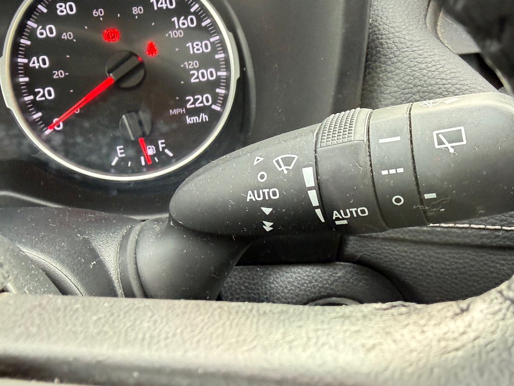 Toyota RAV4 XLE AWD / LE MOINS CHER AU QUÉBEC / T' ATTENDS QUOI ??? / 2020 à Thetford Mines, Québec - 43 - w1024h768px