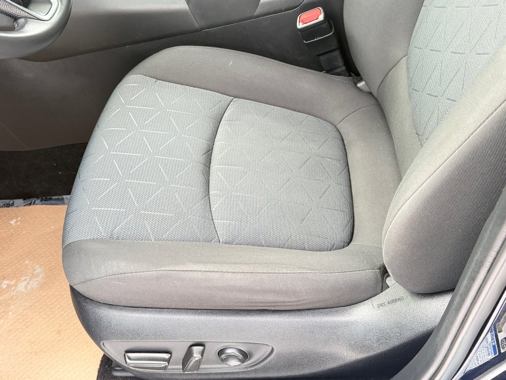 Toyota RAV4 XLE AWD / LE MOINS CHER AU QUÉBEC / T' ATTENDS QUOI ??? / 2020 à Thetford Mines, Québec - 36 - w1024h768px