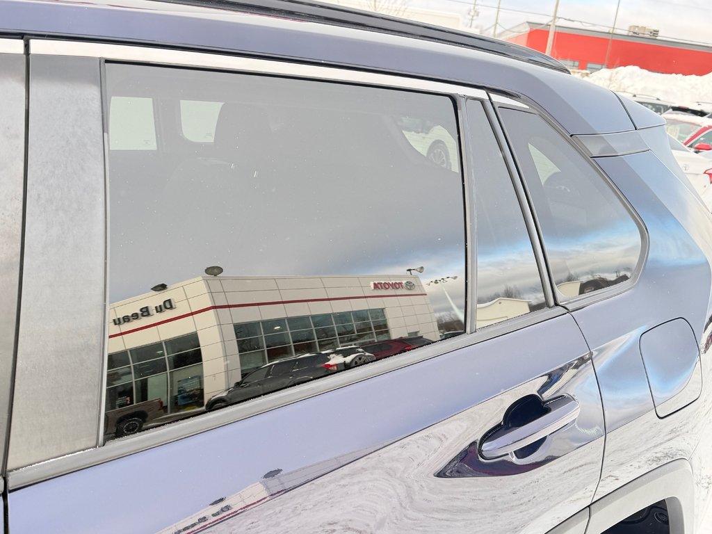 Toyota RAV4 XLE AWD / LE MOINS CHER AU QUÉBEC / T' ATTENDS QUOI ??? / 2020 à Thetford Mines, Québec - 23 - w1024h768px