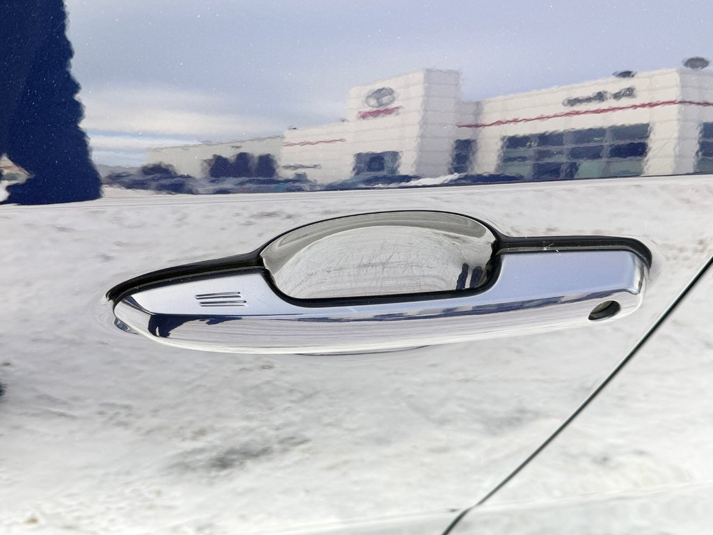 Toyota RAV4 XLE AWD / LE MOINS CHER AU QUÉBEC / T' ATTENDS QUOI ??? / 2020 à Thetford Mines, Québec - 22 - w1024h768px