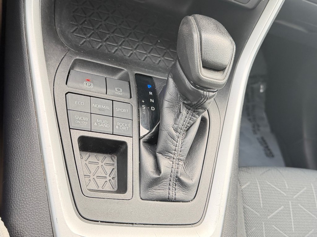 Toyota RAV4 XLE AWD / LE MOINS CHER AU QUÉBEC / T' ATTENDS QUOI ??? / 2020 à Thetford Mines, Québec - 49 - w1024h768px
