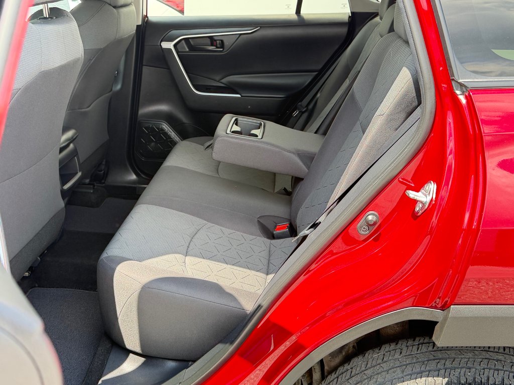 Toyota RAV4 LE AWD / TRÈS BAS KILOS 47.500KM / EXCELLENT VUS / 2020 à Thetford Mines, Québec - 48 - w1024h768px