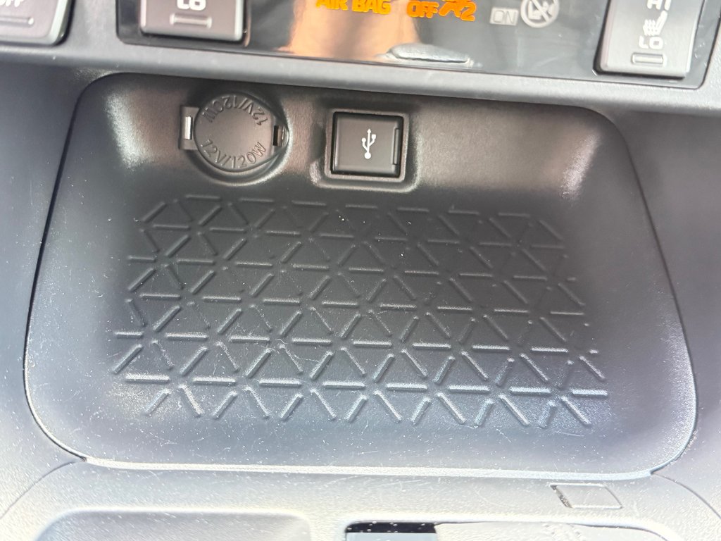 Toyota RAV4 LE AWD / TRÈS BAS KILOS 47.500KM / EXCELLENT VUS / 2020 à Thetford Mines, Québec - 40 - w1024h768px