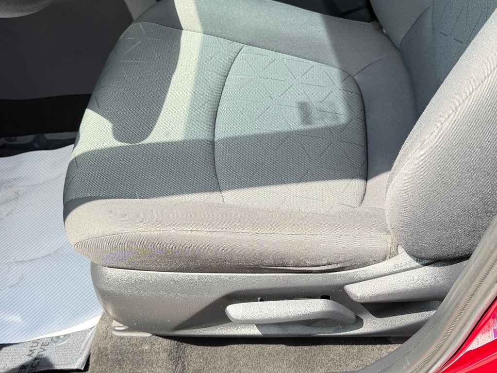 Toyota RAV4 LE AWD / TRÈS BAS KILOS 47.500KM / EXCELLENT VUS / 2020 à Thetford Mines, Québec - 30 - w1024h768px