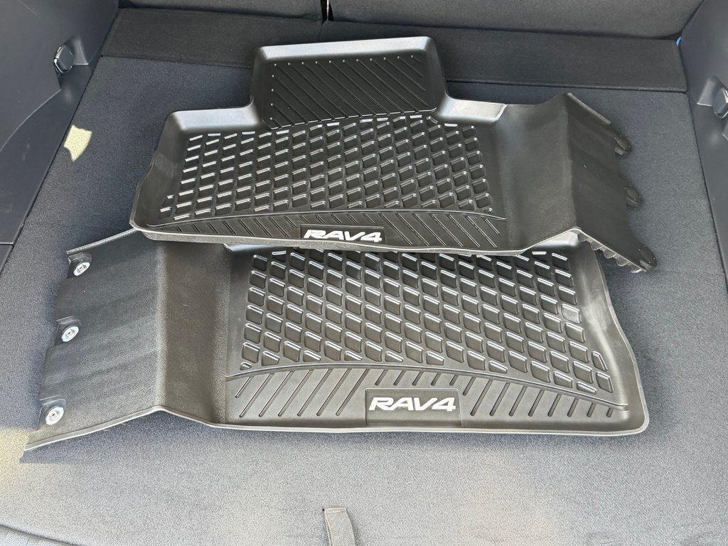 Toyota RAV4 LE AWD / TRÈS BAS KILOS 47.500KM / EXCELLENT VUS / 2020 à Thetford Mines, Québec - 51 - w1024h768px