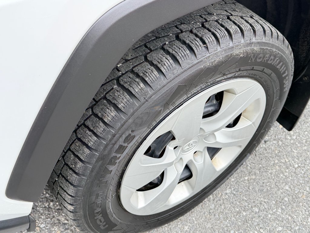 Toyota RAV4 LE AWD / LE MOINS CHER AU CANADA / GO !! / 2020 à Thetford Mines, Québec - 13 - w1024h768px