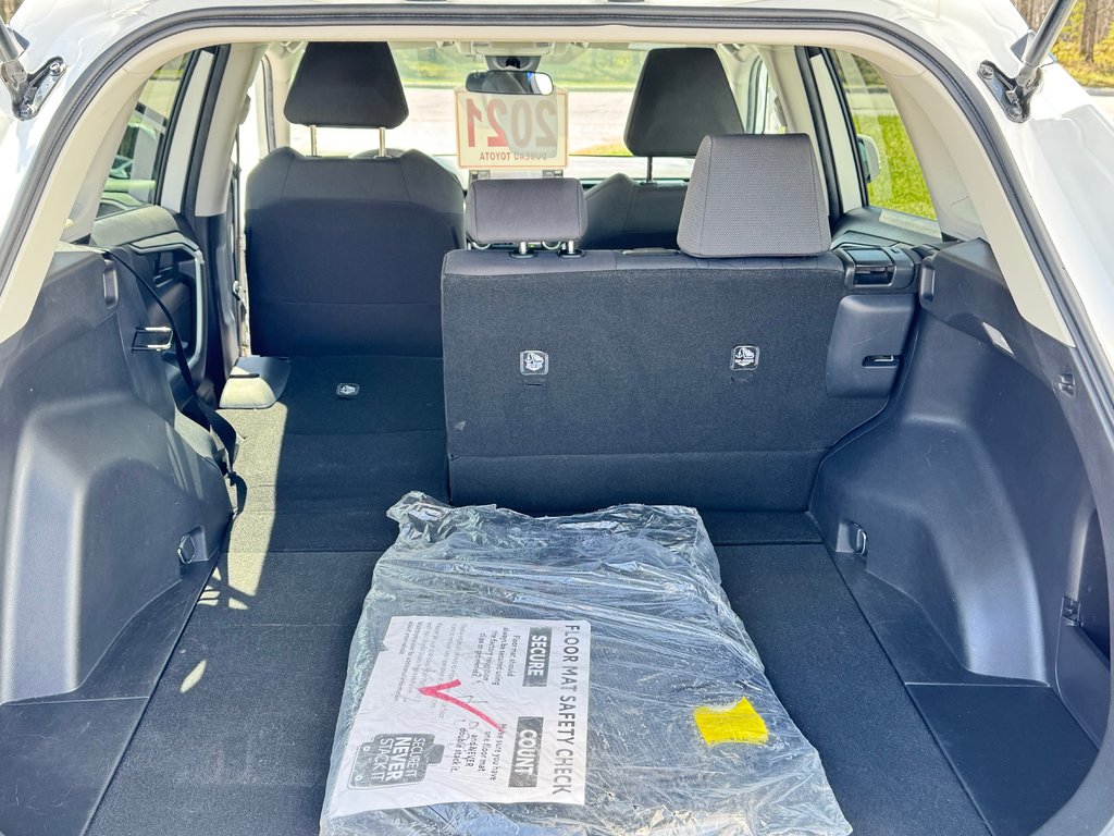 2021 Toyota RAV4 LE AWD / 1 SEUL PROPRIÉTAIRE / FIABILITÉ / in Thetford Mines, Quebec - 57 - w1024h768px