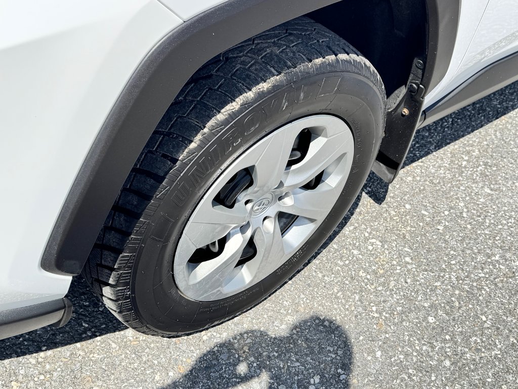 2021 Toyota RAV4 LE AWD / 1 SEUL PROPRIÉTAIRE / FIABILITÉ / in Thetford Mines, Quebec - 17 - w1024h768px