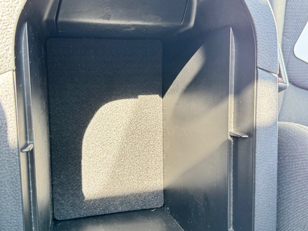 2021 Toyota RAV4 LE AWD / 1 SEUL PROPRIÉTAIRE / FIABILITÉ / in Thetford Mines, Quebec - 47 - w1024h768px