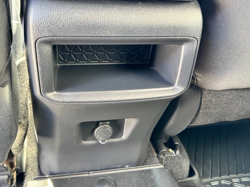 2021 Toyota RAV4 LE AWD / 1 SEUL PROPRIÉTAIRE / FIABILITÉ / in Thetford Mines, Quebec - 54 - w1024h768px