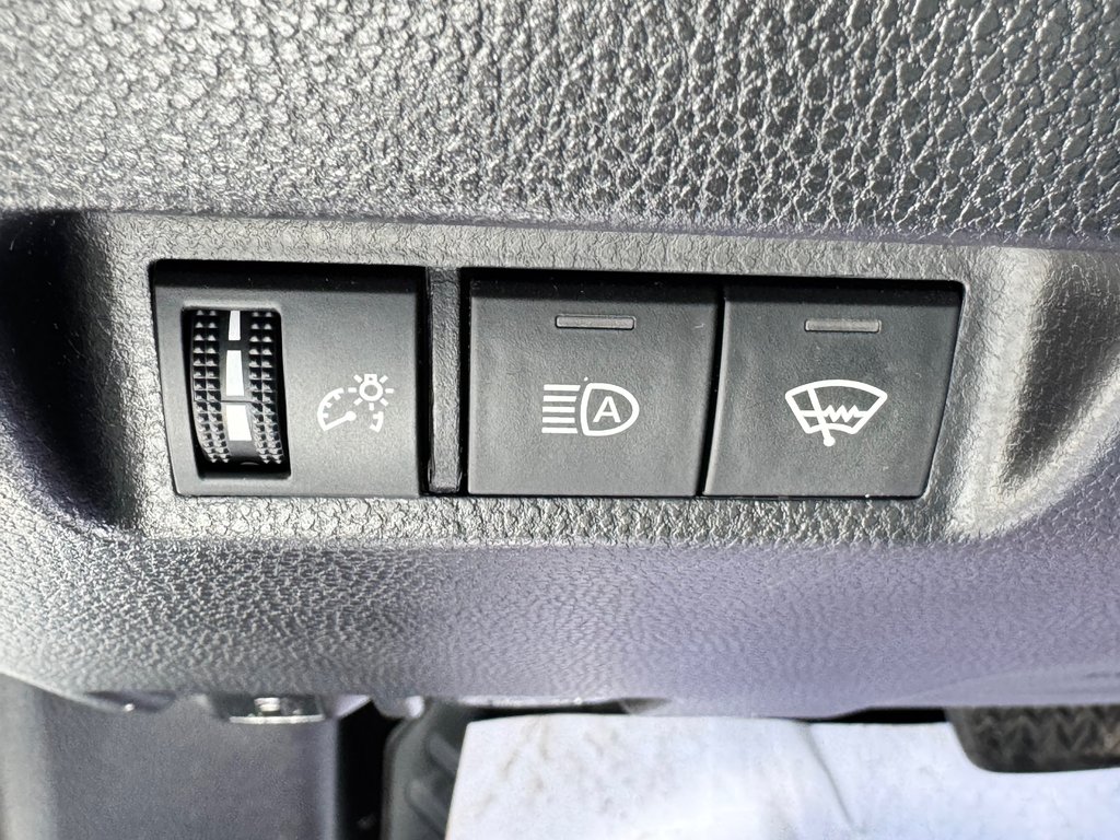 2021 Toyota RAV4 LE AWD / 1 SEUL PROPRIÉTAIRE / FIABILITÉ / in Thetford Mines, Quebec - 31 - w1024h768px
