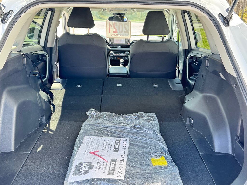 2021 Toyota RAV4 LE AWD / 1 SEUL PROPRIÉTAIRE / FIABILITÉ / in Thetford Mines, Quebec - 58 - w1024h768px